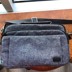 Lug Crossbody-Scoop